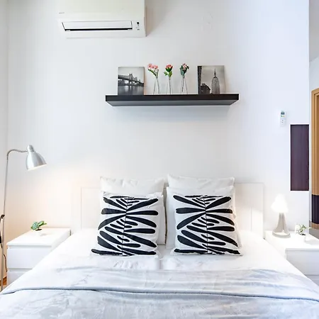 - Cozy Air Conditioned * Budapest