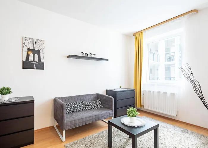 - Cozy Air Conditioned Budapest